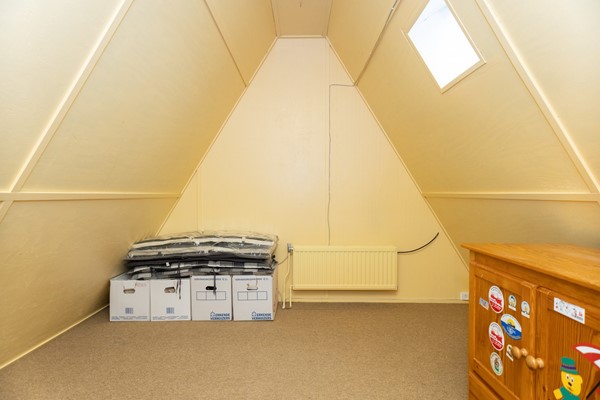 Te koop: Fantastisch vrijstaand woonhuis met 4 slaapkamers én mogelijkheid tot ruime garage!
 Zolder 1.jpg